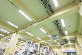 工場施設内のLED照明
