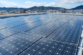 本社屋上の太陽光発電